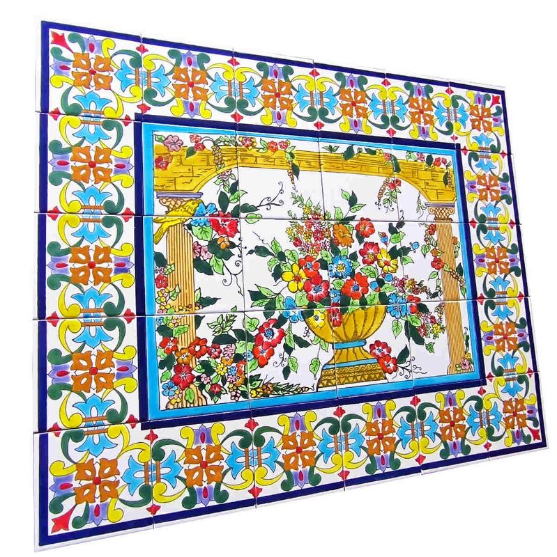 Schräge Ansicht der 30 Blumen-Wandfliesen, betont den Glanz der Glasur und die detailreiche orientalische Handmalerei
