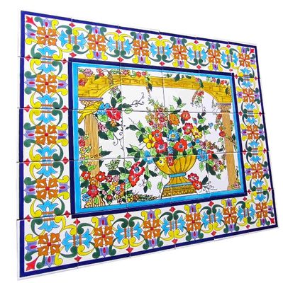 Schräge Ansicht der 30 Blumen-Wandfliesen, betont den Glanz der Glasur und die detailreiche orientalische Handmalerei
