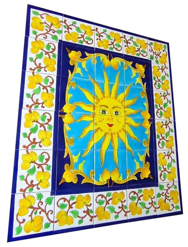 Handgefertigtes Azulejos Wandbild 75x90 cm mit fröhlicher Sonne im italienischen Stil.
