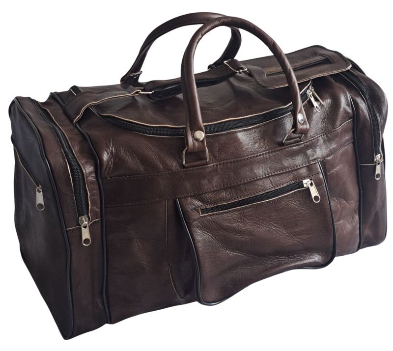 Dunkelbraune Ziegenleder-Reisetasche mit insgesamt 5 praktischen Reißverschlusstaschen.
