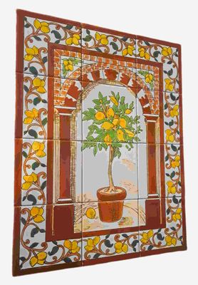 Seitenansicht der glasierten Kacheln des mediterranen Wandbildes mit Zitronen-Motiv, glänzende Oberfläche im Detail.
