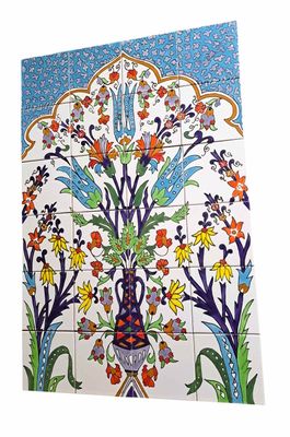 Orientalische Mosaikfliesen Wandbild schräg, intensive Farben, kunstvolle Handarbeit für die Wandgestaltung.