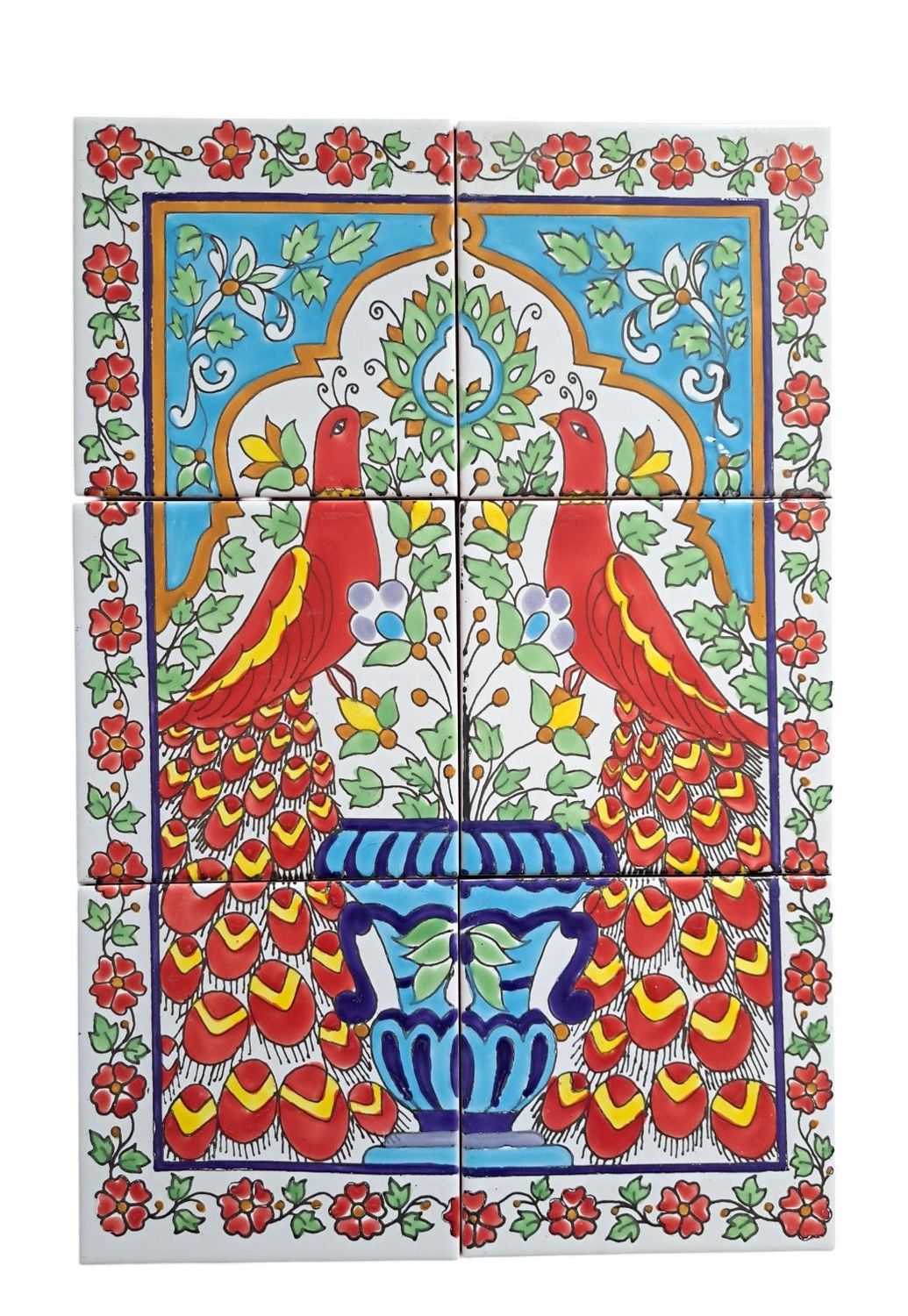 Handgemaltes orientalisches Fliesenbild mit zwei roten Pfauen im Torbogen vor weißem Grund
