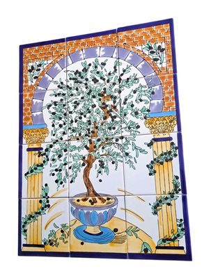 Perspektivische Detailaufnahme des handgefertigten floralen Fliesenmosaiks zur Darstellung der glasierten Farben