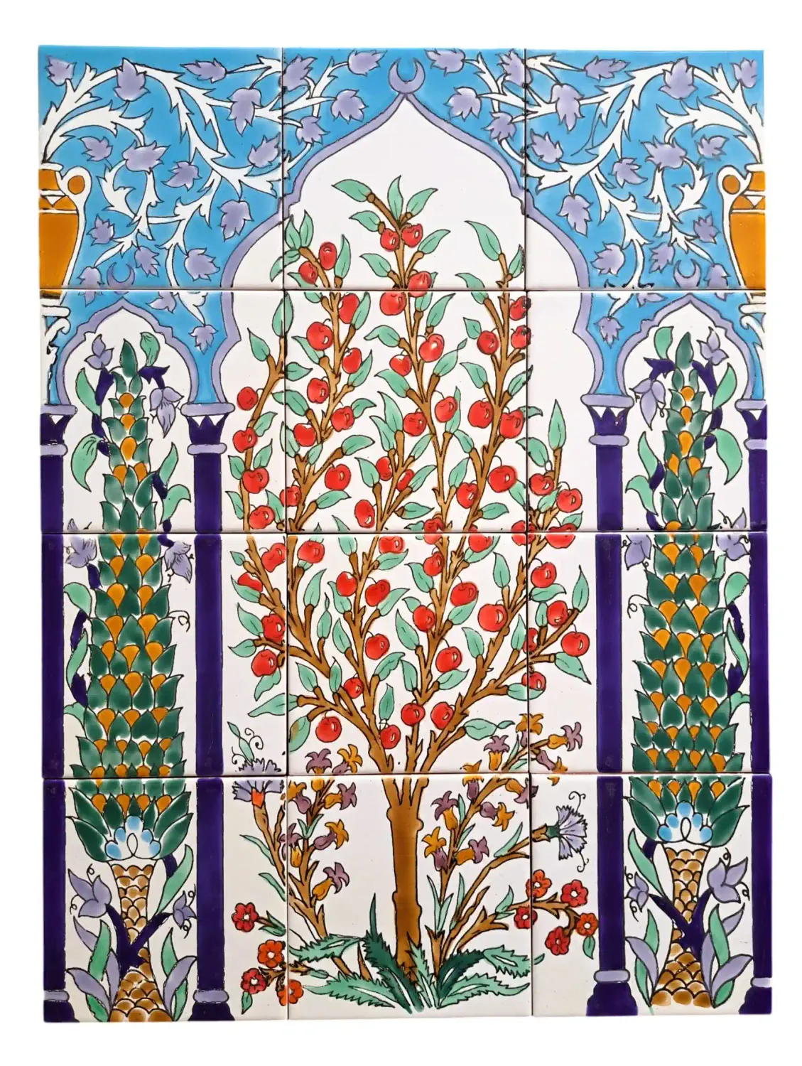 Handbemalte Randfliesen mit blauem Blumen-Muster als ornamentaler Rahmen.
