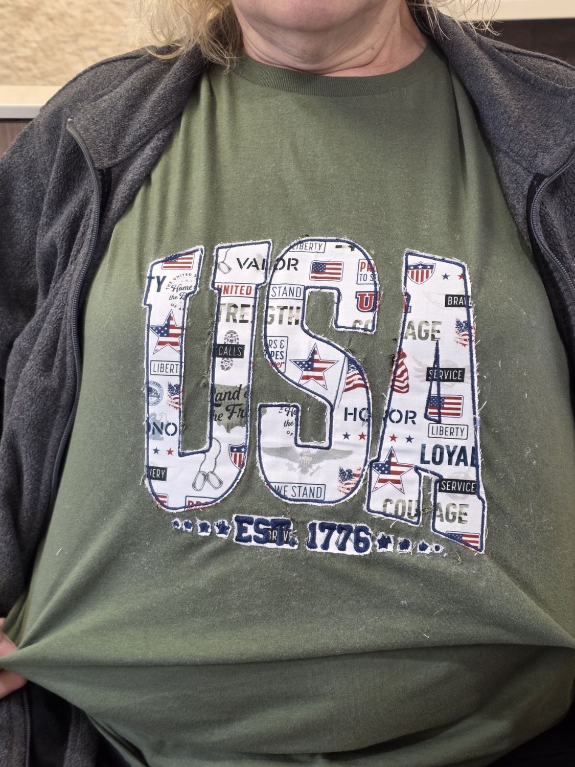 T-Shirt with USA Embroidered and appliqued, Size: sm