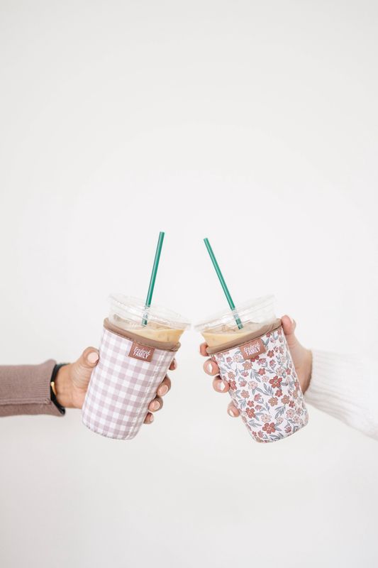 Iced Coffee Sleeve, Cute Reusable  Cup Holder Drink Sleeve, Coffee Lover Gift, Cold Drink Sleeve for Iced Coffee Cups: 1 brown bow