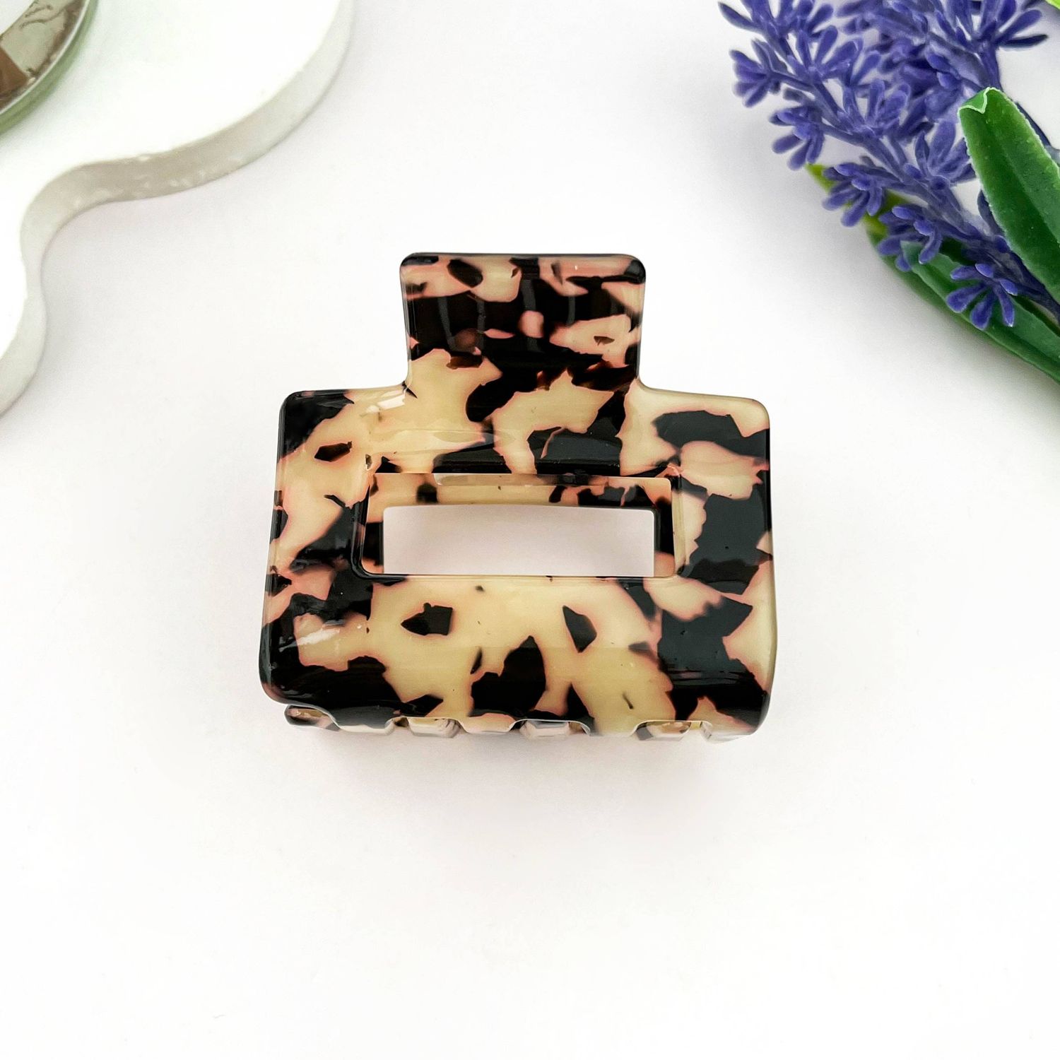 Minimal Hollow Square Simple Modern PVC Hair Claw Clip: Lighttortoiseshell
