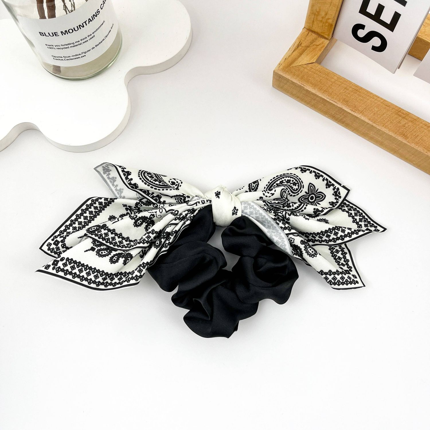 Vintage double-sided floral hair claw clip: Hair tie
