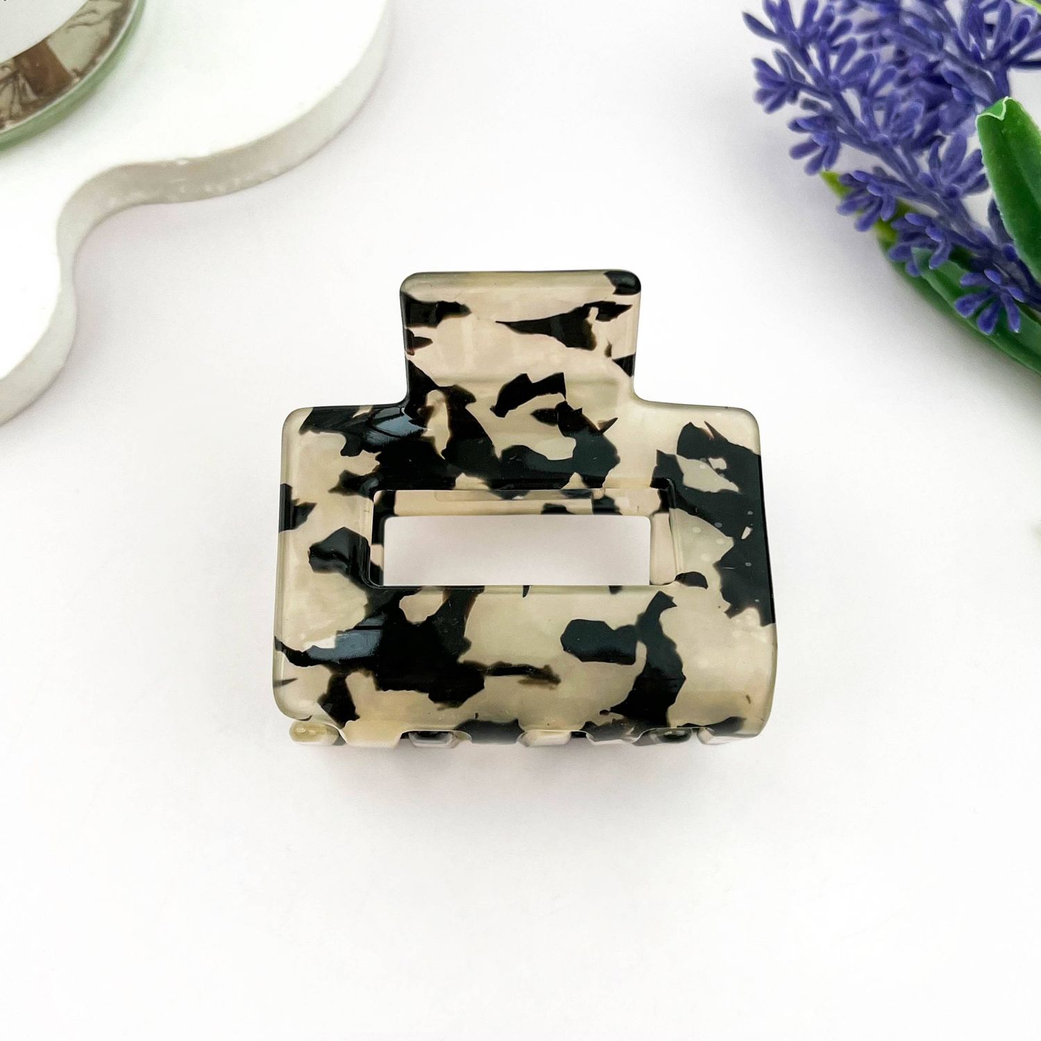 Minimal Hollow Square Simple Modern PVC Hair Claw Clip: Blackwhite