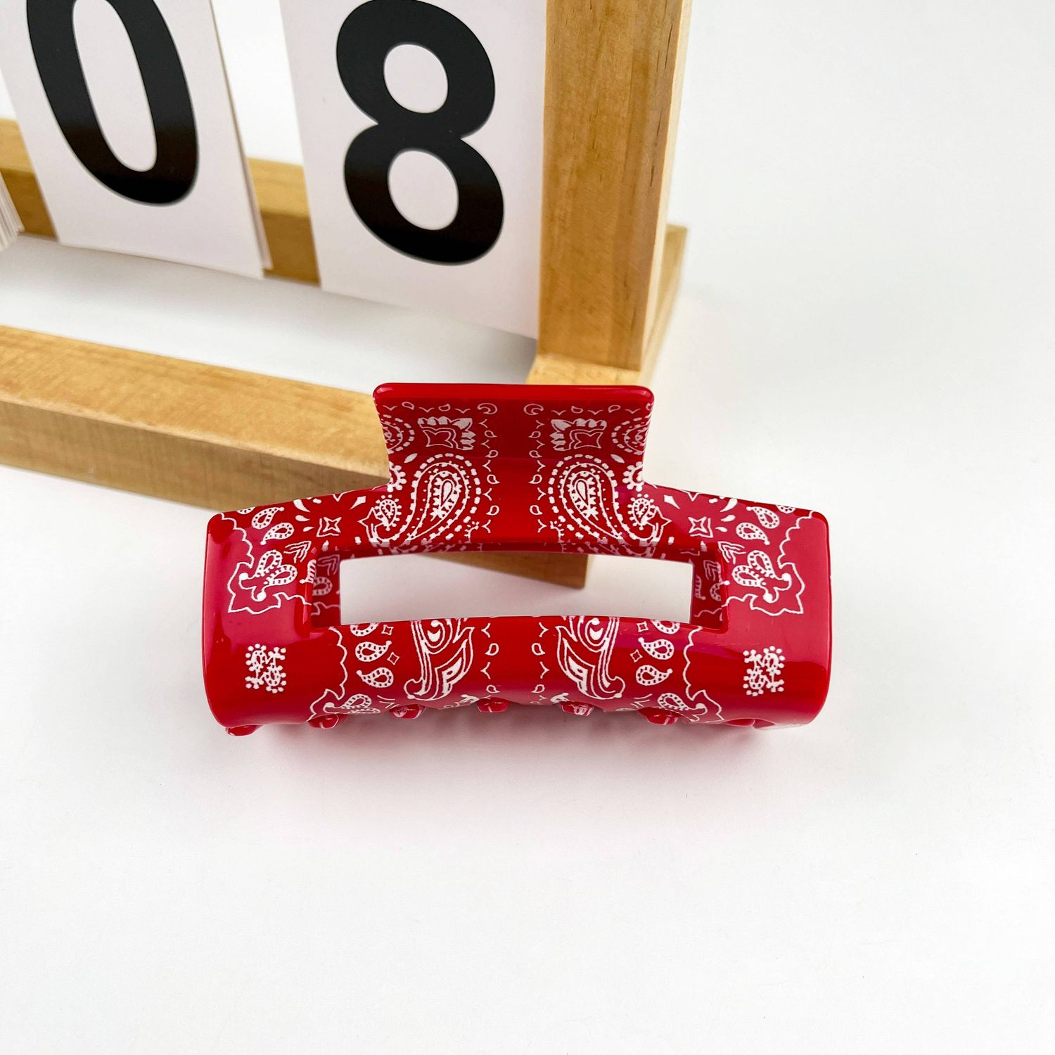Retro Elegant Hollow Hair Claw Clips: Red