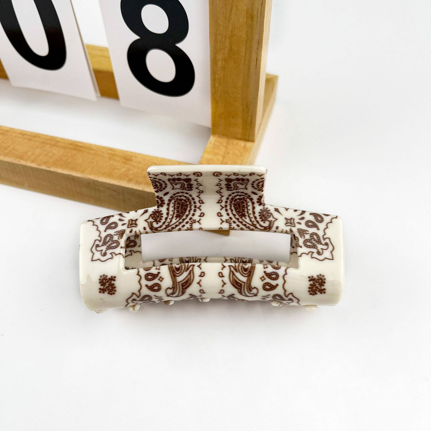 Retro Elegant Hollow Hair Claw Clips: White