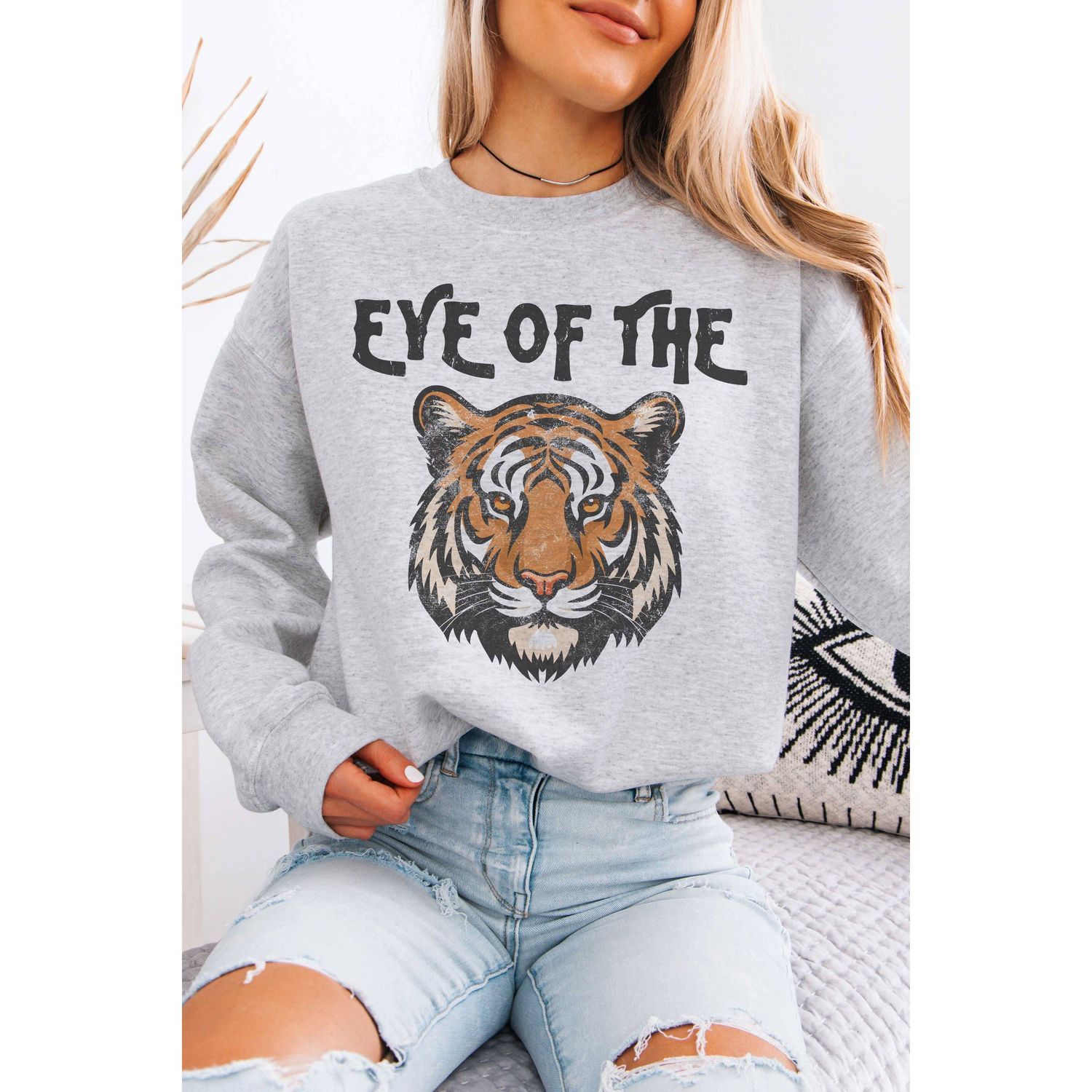 EYE OF THE TIGER Graphic Sweatshirt: ASH, Size: Small