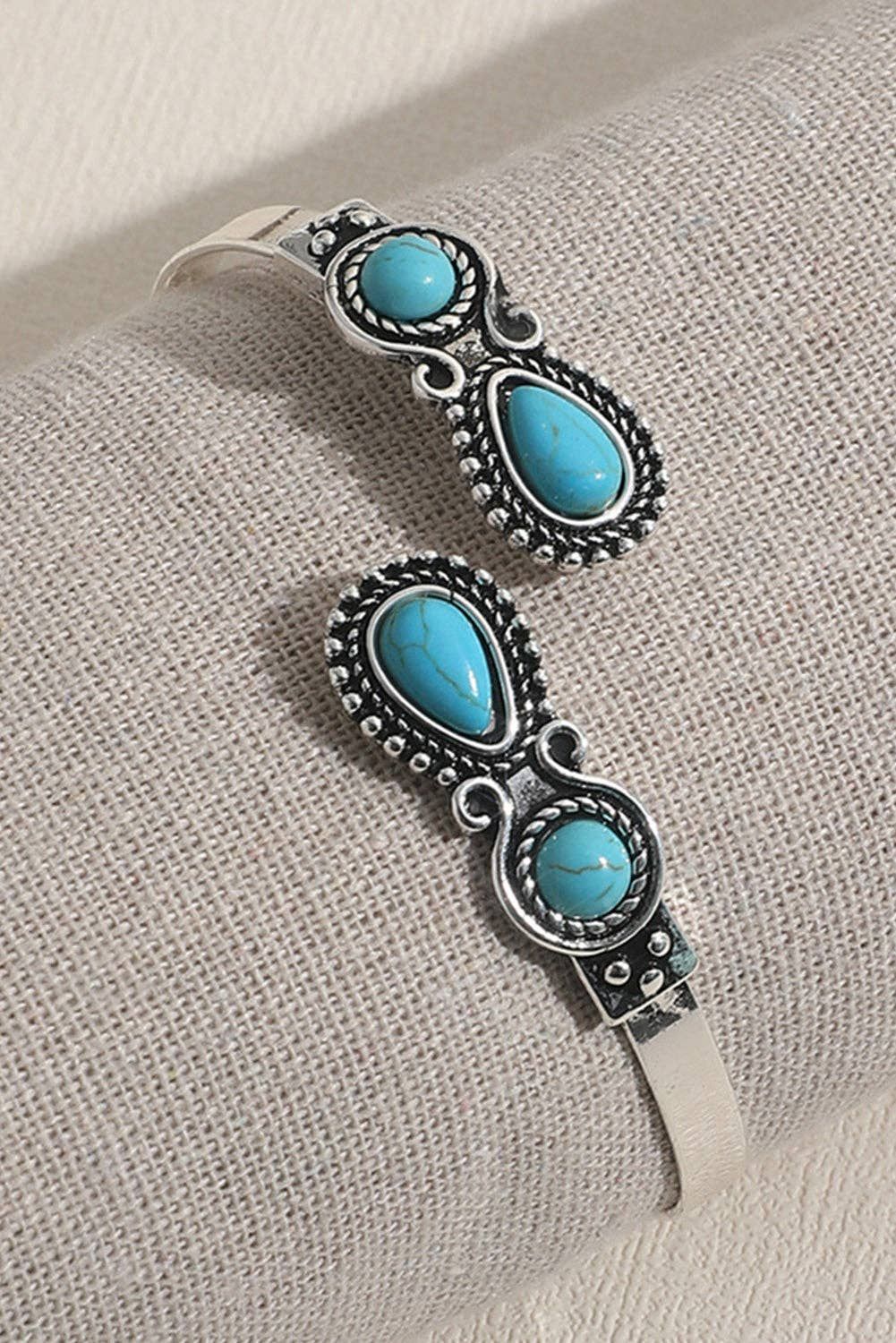 Skobeloff Western Turquoise Stone Bracelet: Skobeloff / 100%Alloy