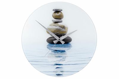 Nástěnné hodiny WENKO 37 cm - meditace Barevná kombinace oživí každý pokoj a zve Vás k uklidnění a relaxaci.