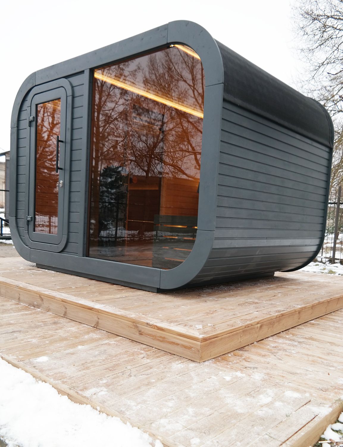 Luxury Luna Sauna with changing room