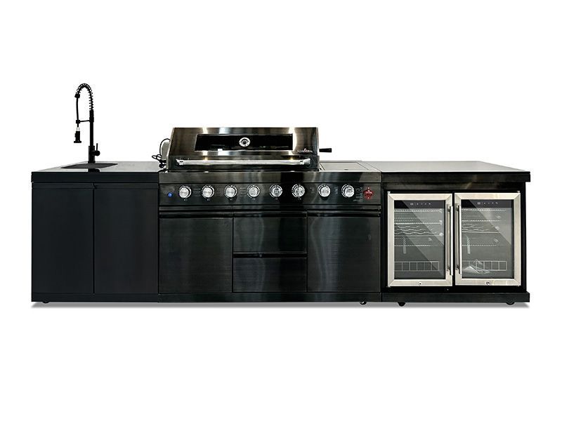 Outdoor kitchen. Six burner