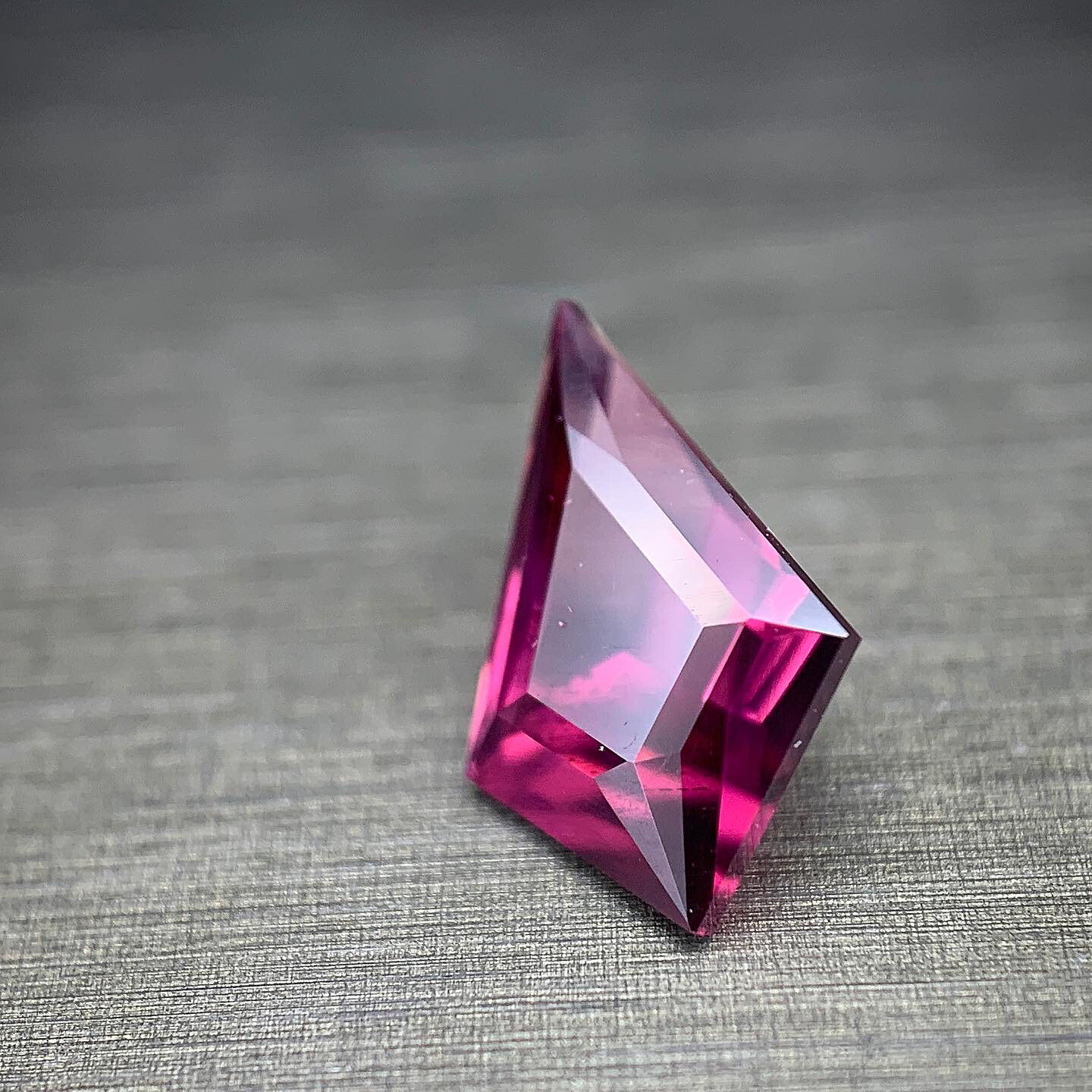 ᴬᵀᵞᴾᴵᶜᴬᴸ UMBALITE GARNET 1,47ct
