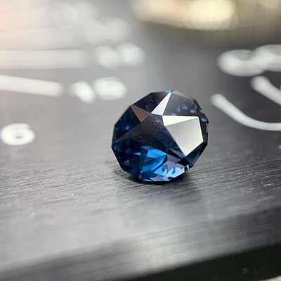 ᴬᵀᵞᴾᴵᶜᴬᴸ BLUE SPINEL 0,71ct
