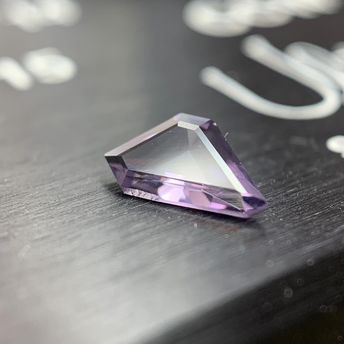 ᴬᵀᵞᴾᴵᶜᴬᴸ LAVENDER SPINEL 0,28ct