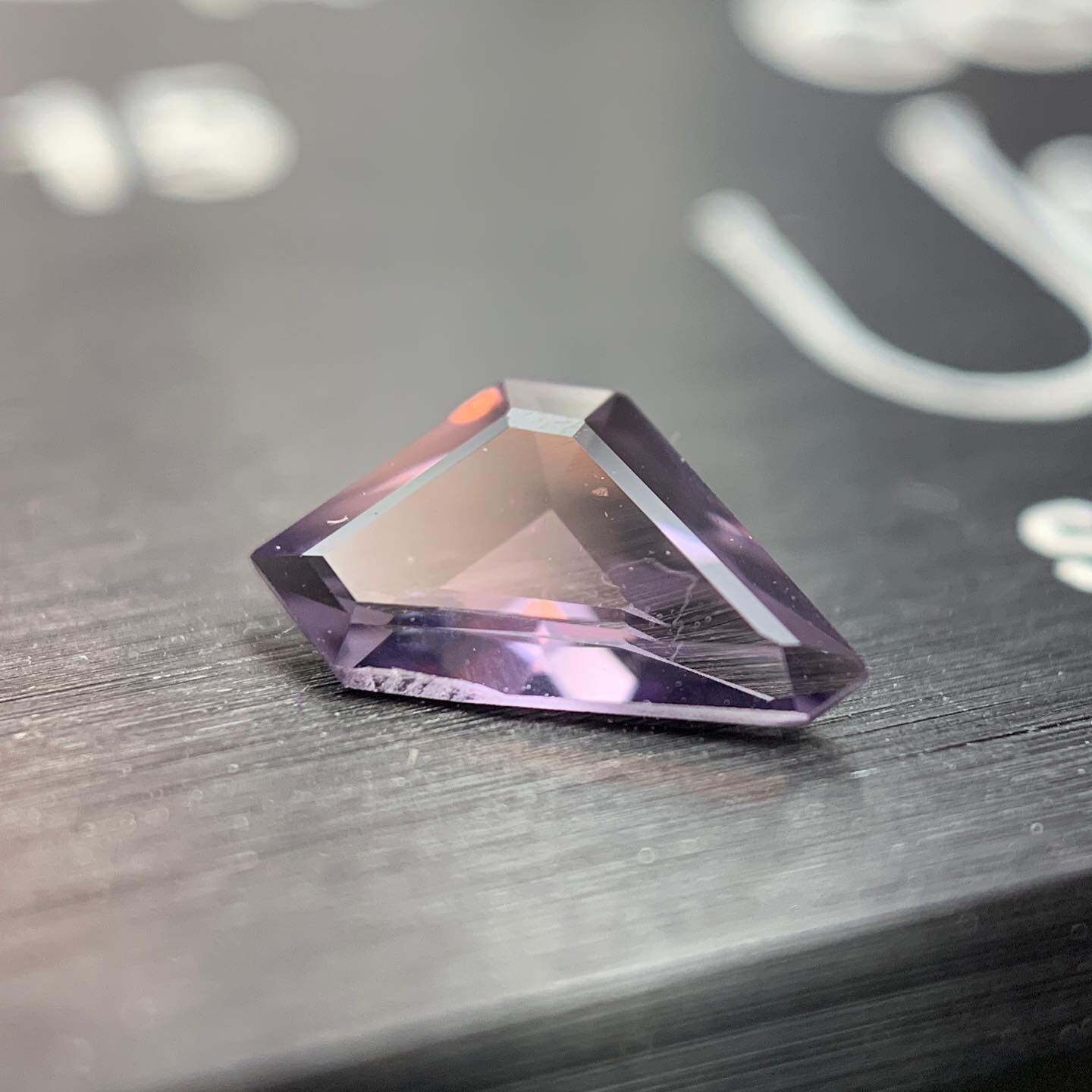 ᴬᵀᵞᴾᴵᶜᴬᴸ LAVENDER SPINEL 0,28ct