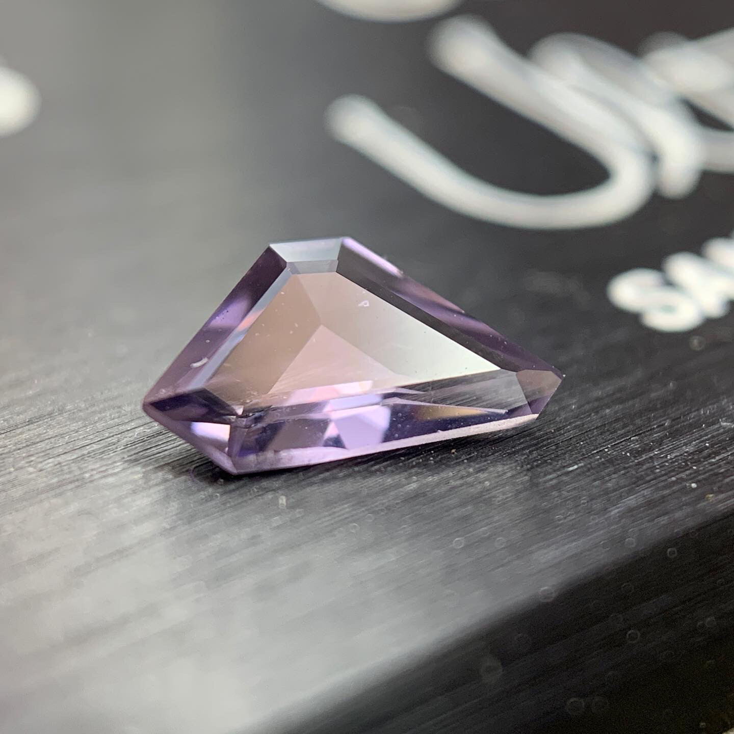 ᴬᵀᵞᴾᴵᶜᴬᴸ LAVENDER SPINEL 0,28ct