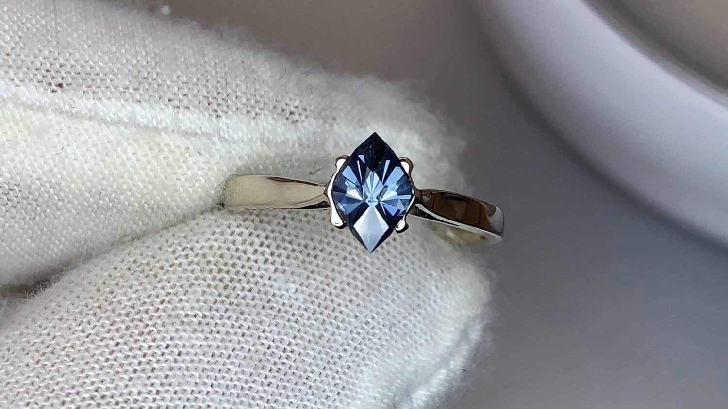 ᴬᵀᵞᴾᴵᶜᴬᴸ BLUE SPINEL 0,70ct