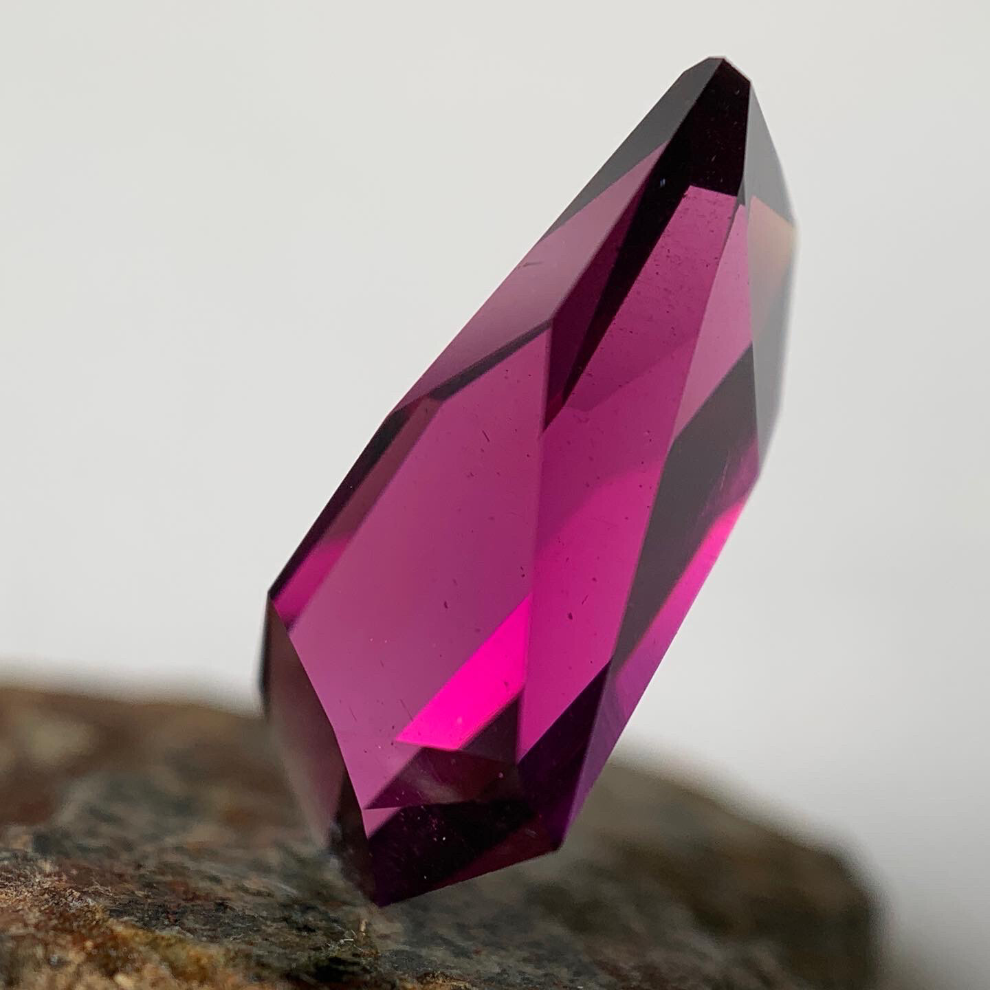 ᴬᵀᵞᴾᴵᶜᴬᴸ GARNET Mozambique 4,66ct