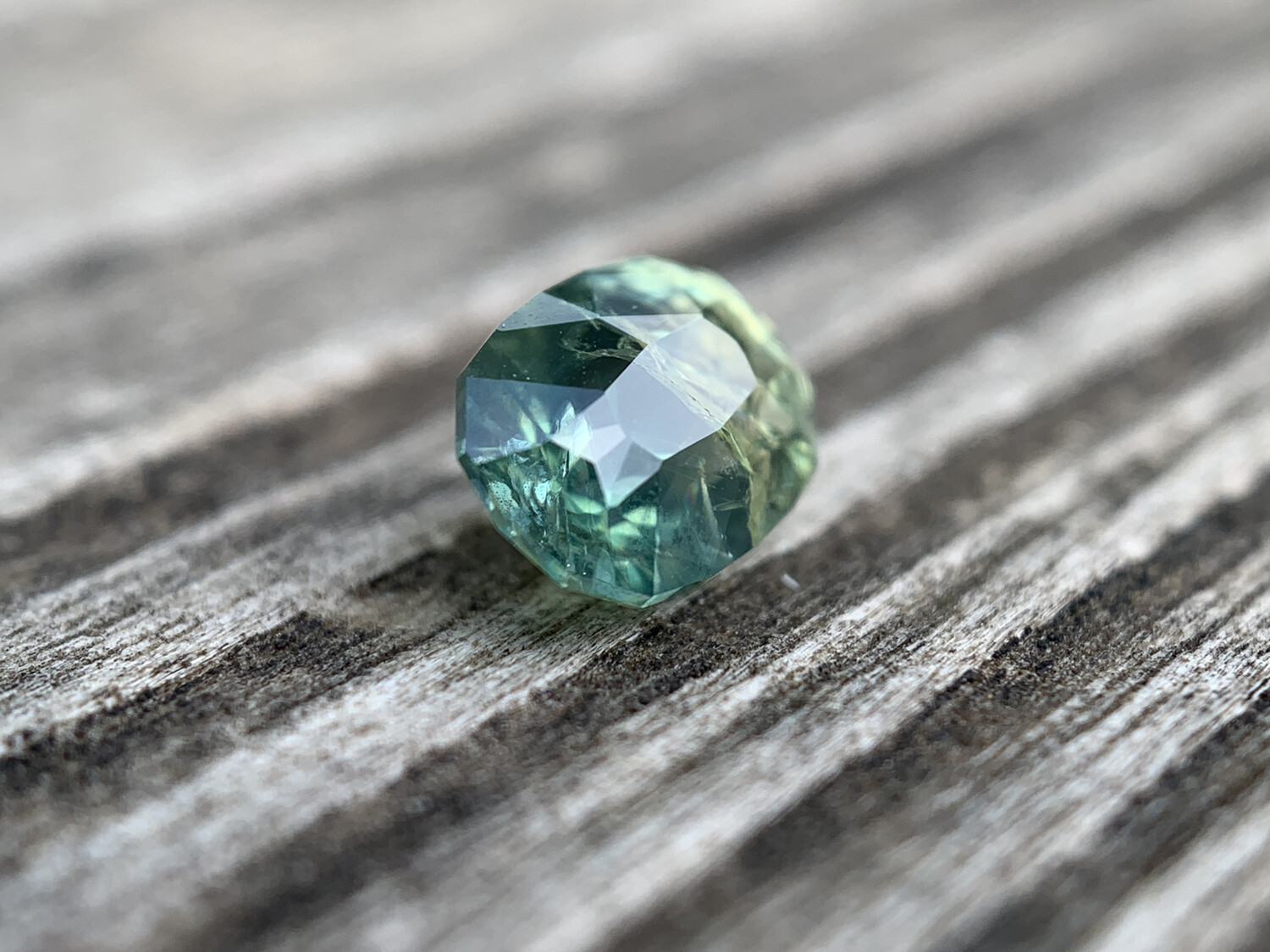 ᴬᵀᵞᴾᴵᶜᴬᴸ AUSTRALIA SAPPHIRE 0,99ct