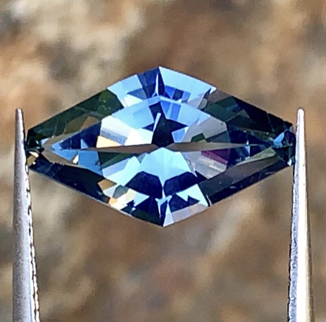 ᴬᵀᵞᴾᴵᶜᴬᴸ COLOR CHANGE SPINEL 1,11ct