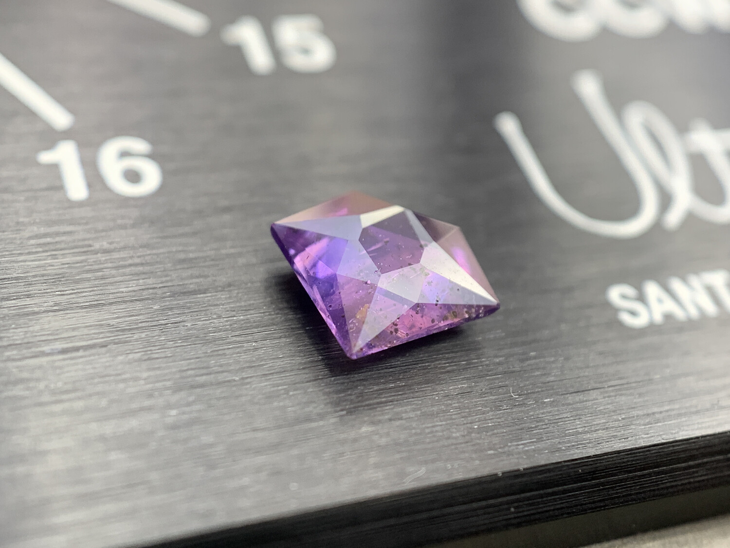 ᴬᵀᵞᴾᴵᶜᴬᴸ PURPLE PINK SAPPHIRE 0,74ct