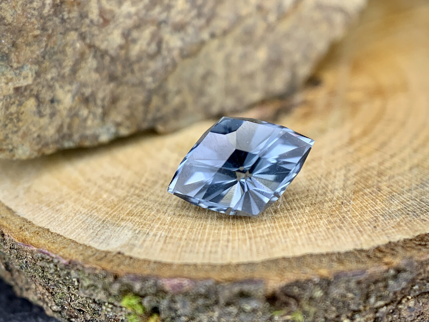 ᴬᵀᵞᴾᴵᶜᴬᴸ BLUE SPINEL 0,70ct