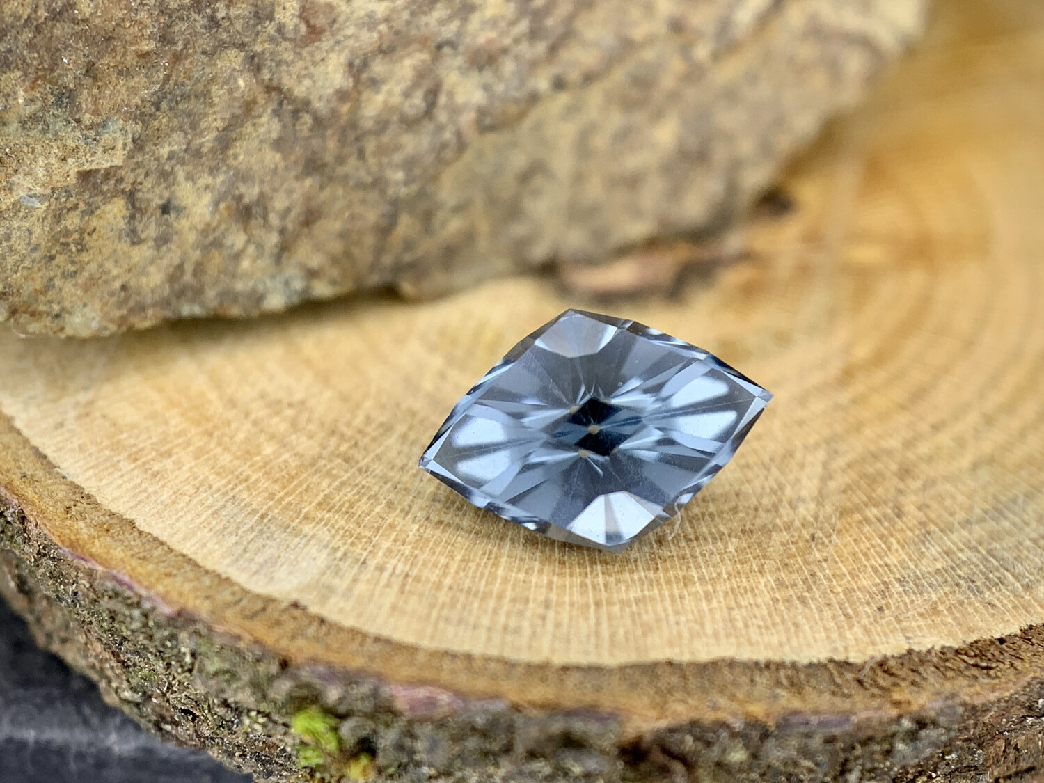 ᴬᵀᵞᴾᴵᶜᴬᴸ BLUE SPINEL 0,70ct