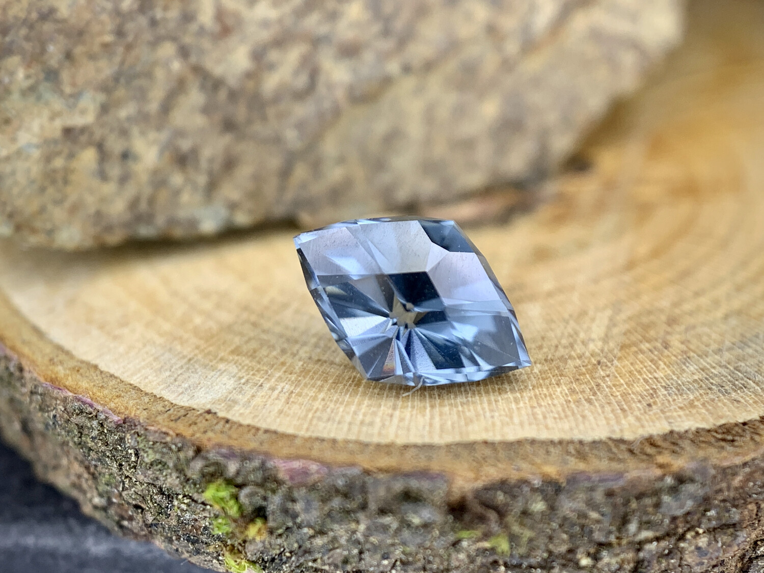 ᴬᵀᵞᴾᴵᶜᴬᴸ BLUE SPINEL 0,70ct
