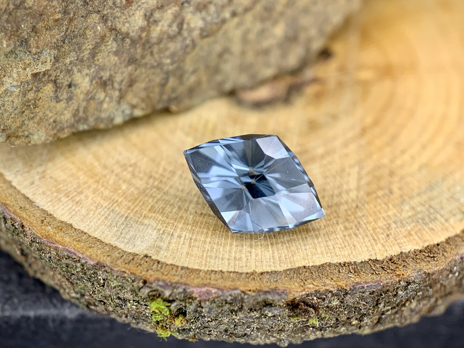 ᴬᵀᵞᴾᴵᶜᴬᴸ BLUE SPINEL 0,70ct