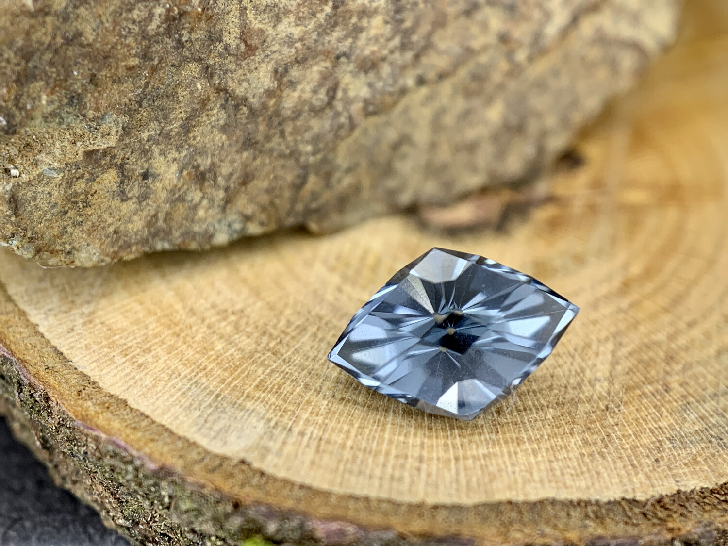 ᴬᵀᵞᴾᴵᶜᴬᴸ BLUE SPINEL 0,70ct