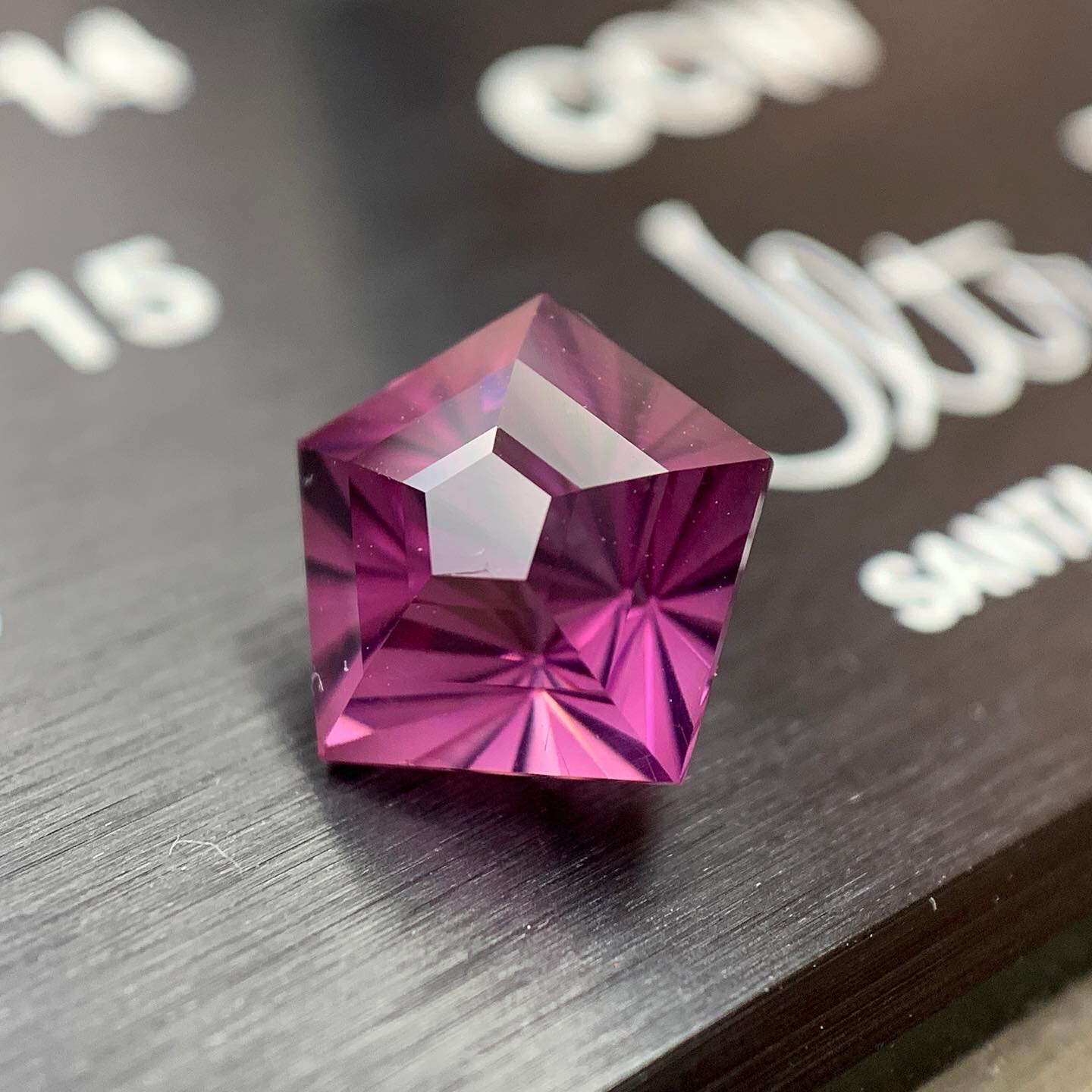 ᴬᵀᵞᴾᴵᶜᴬᴸ UMBALITE GARNET 2,33ct