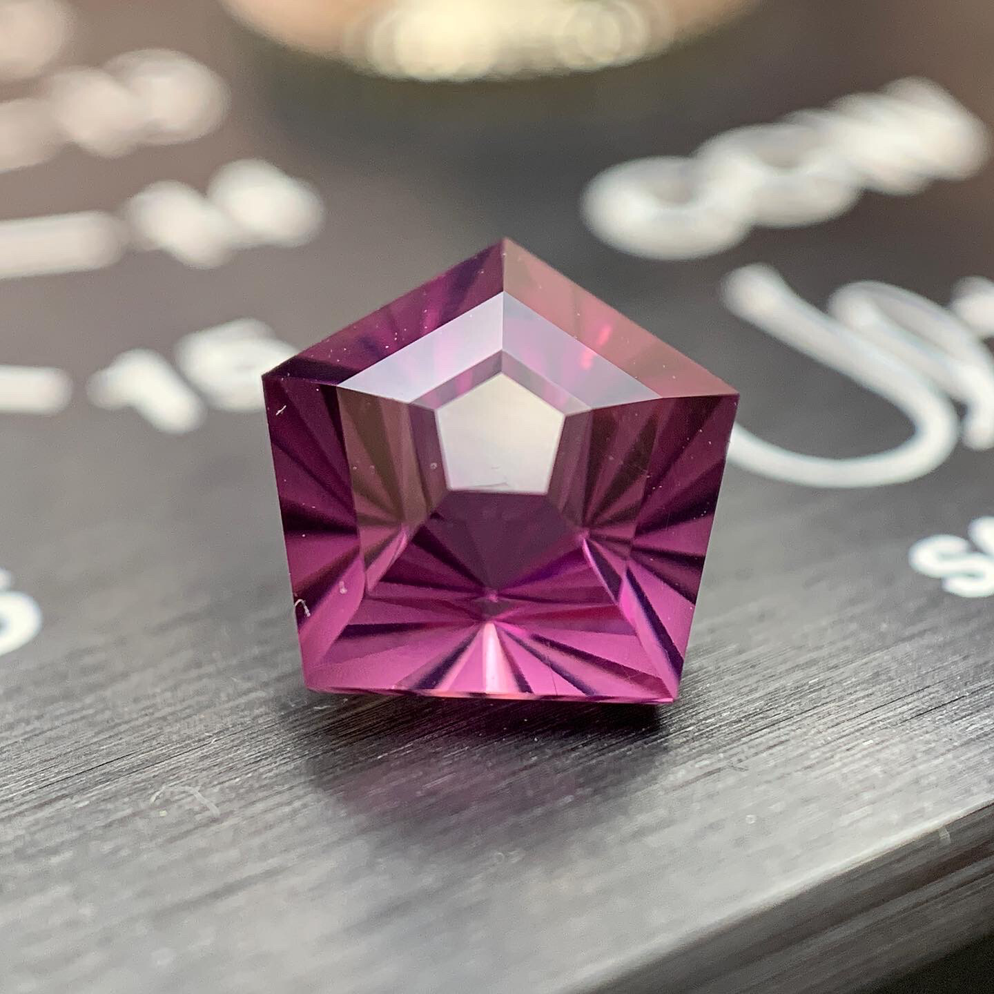 ᴬᵀᵞᴾᴵᶜᴬᴸ UMBALITE GARNET 2,33ct