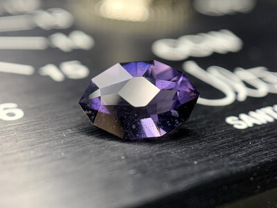 ᴬᵀᵞᴾᴵᶜᴬᴸ PURPLE SPINEL 1,27ct