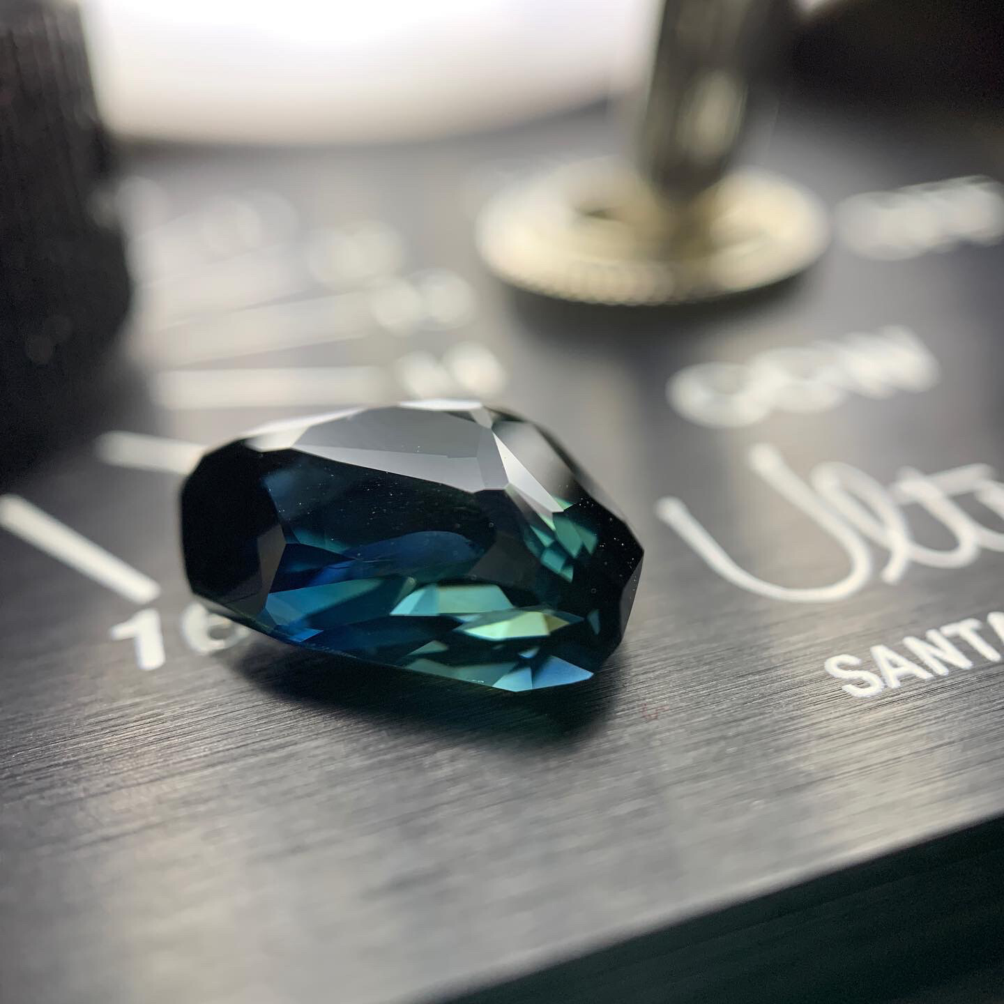 ᴬᵀᵞᴾᴵᶜᴬᴸ TEAL KENYAN SAPPHIRE 6,00ct
