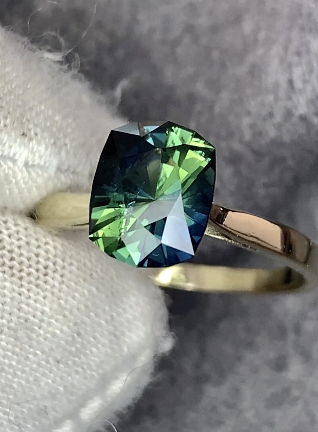 ᴬᵀᵞᴾᴵᶜᴬᴸ TEAL KENYAN SAPPHIRE 2,20ct