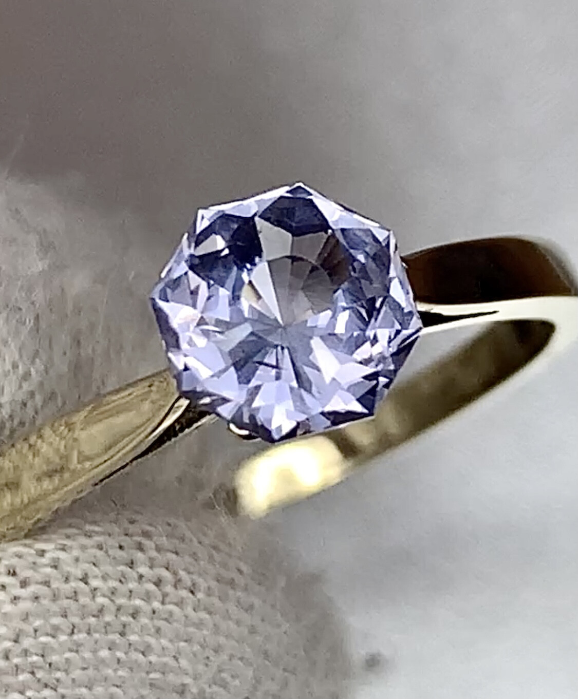 ᴬᵀᵞᴾᴵᶜᴬᴸ COLOR CHANGE SPINEL 0,99ct