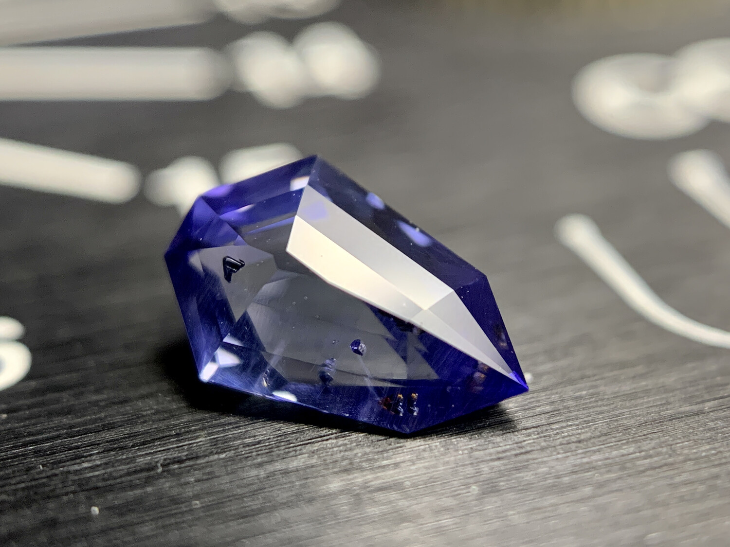 ᴬᵀᵞᴾᴵᶜᴬᴸ INTENSE BLUE SAPPHIRE 0,97ct