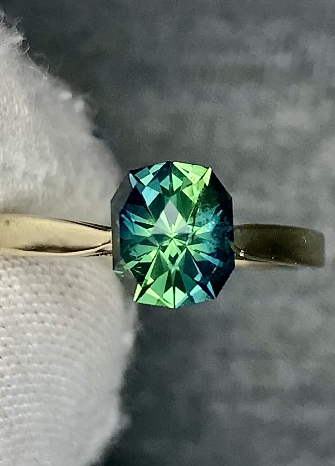 ᴬᵀᵞᴾᴵᶜᴬᴸ TEAL KENYAN SAPPHIRE 1,40ct