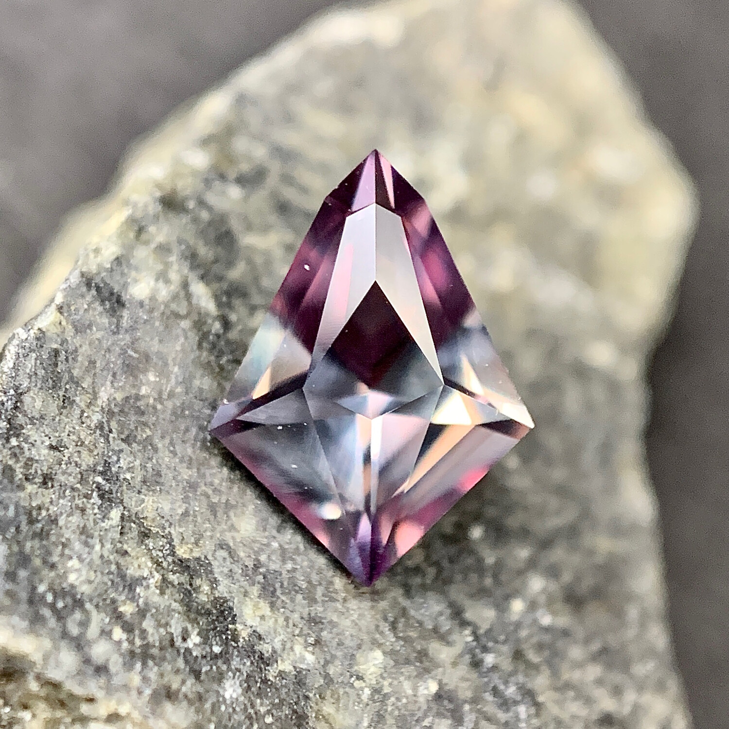 ᴬᵀᵞᴾᴵᶜᴬᴸ SAPPHIRE COLORED ALEXANDRITE 1,09ct 🌱