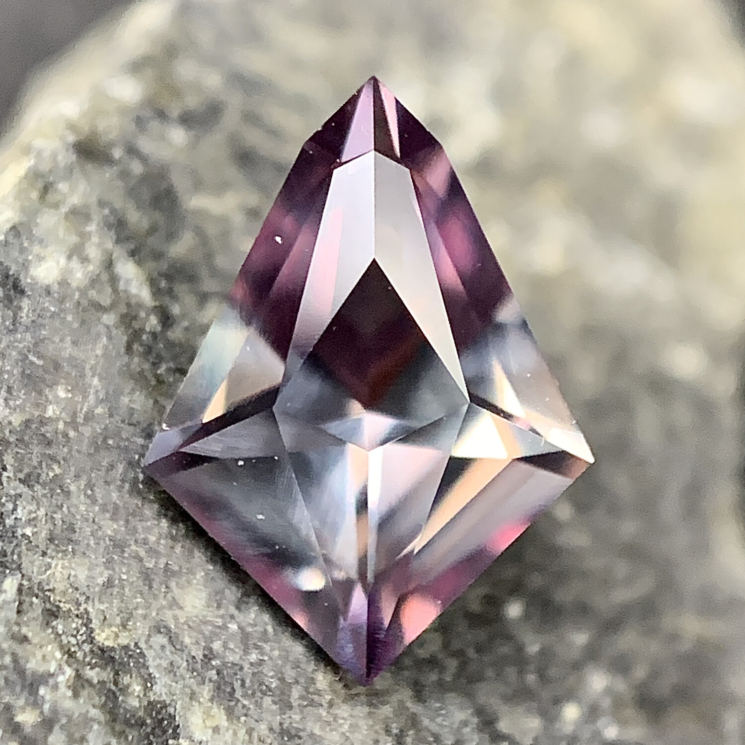 ᴬᵀᵞᴾᴵᶜᴬᴸ SAPPHIRE COLORED ALEXANDRITE 1,09ct 🌱