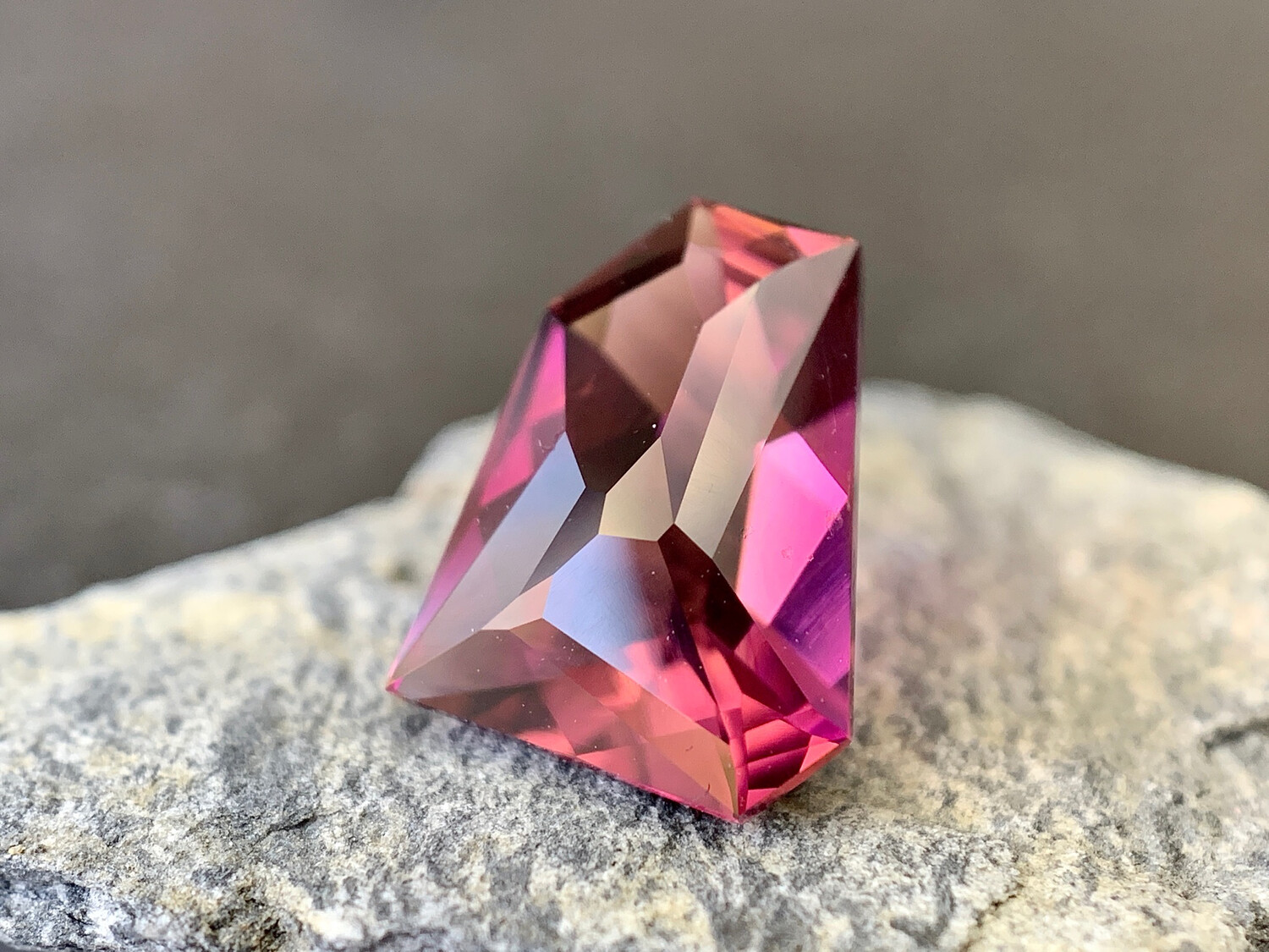 ᴬᵀᵞᴾᴵᶜᴬᴸ RUBELLITE TOURMALINE 2.92ct