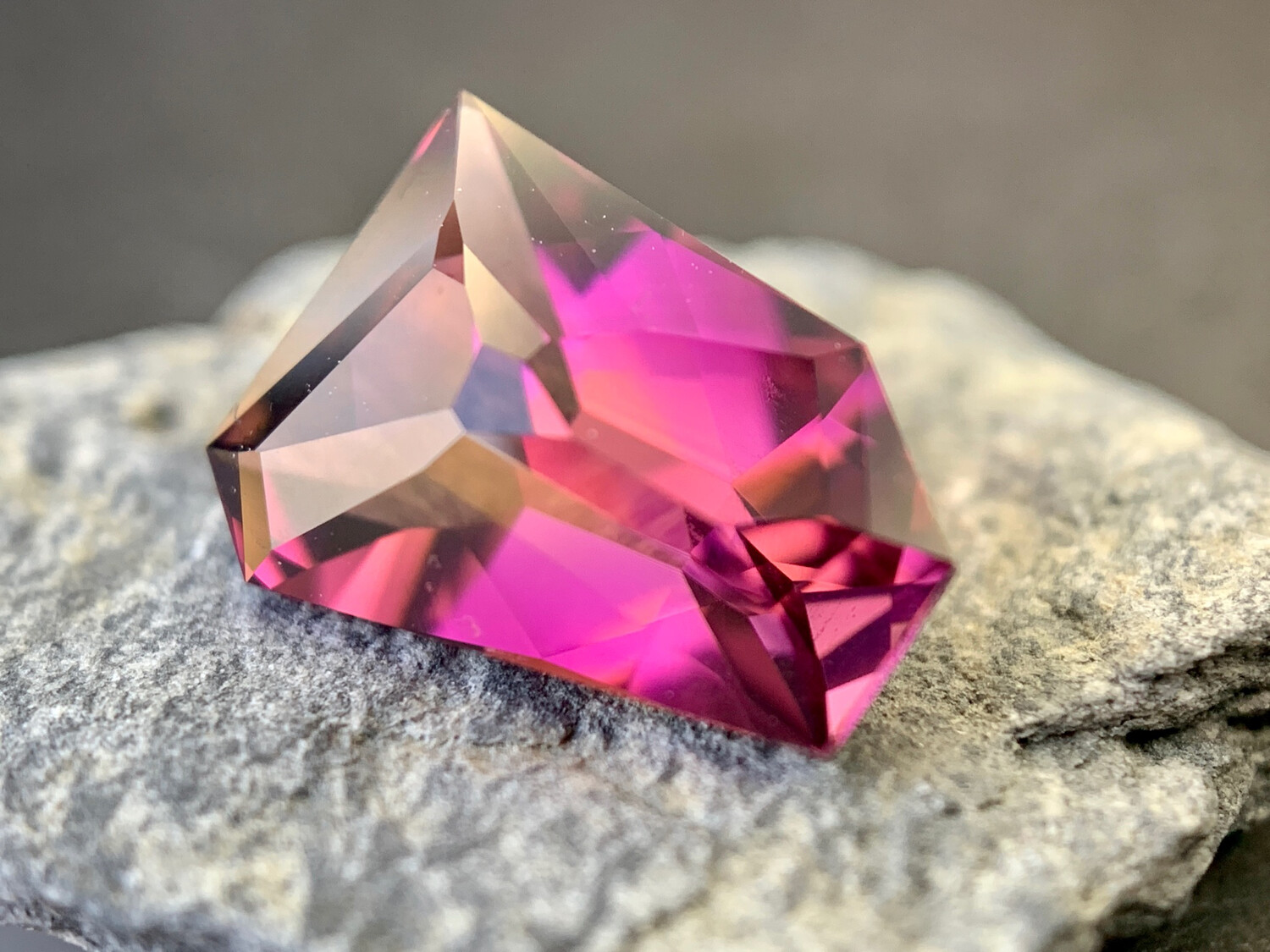 ᴬᵀᵞᴾᴵᶜᴬᴸ RUBELLITE TOURMALINE 2.92ct