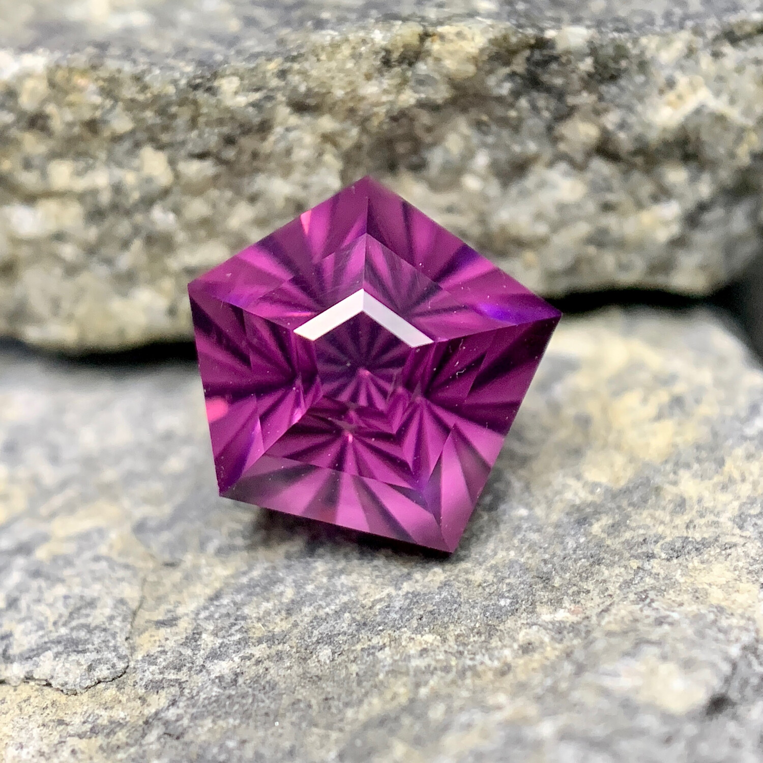 ᴬᵀᵞᴾᴵᶜᴬᴸ UMBALITE GARNET 2,33ct