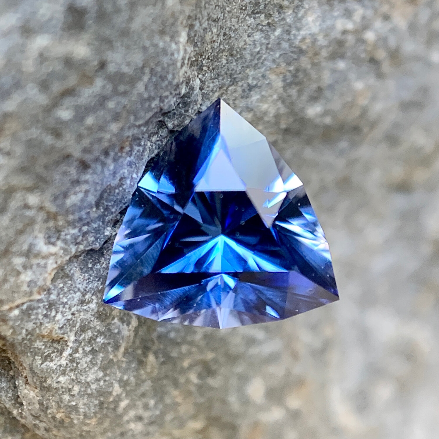 ᴬᵀᵞᴾᴵᶜᴬᴸ BLUE SAPPHIRE 0.90ct 🌱
